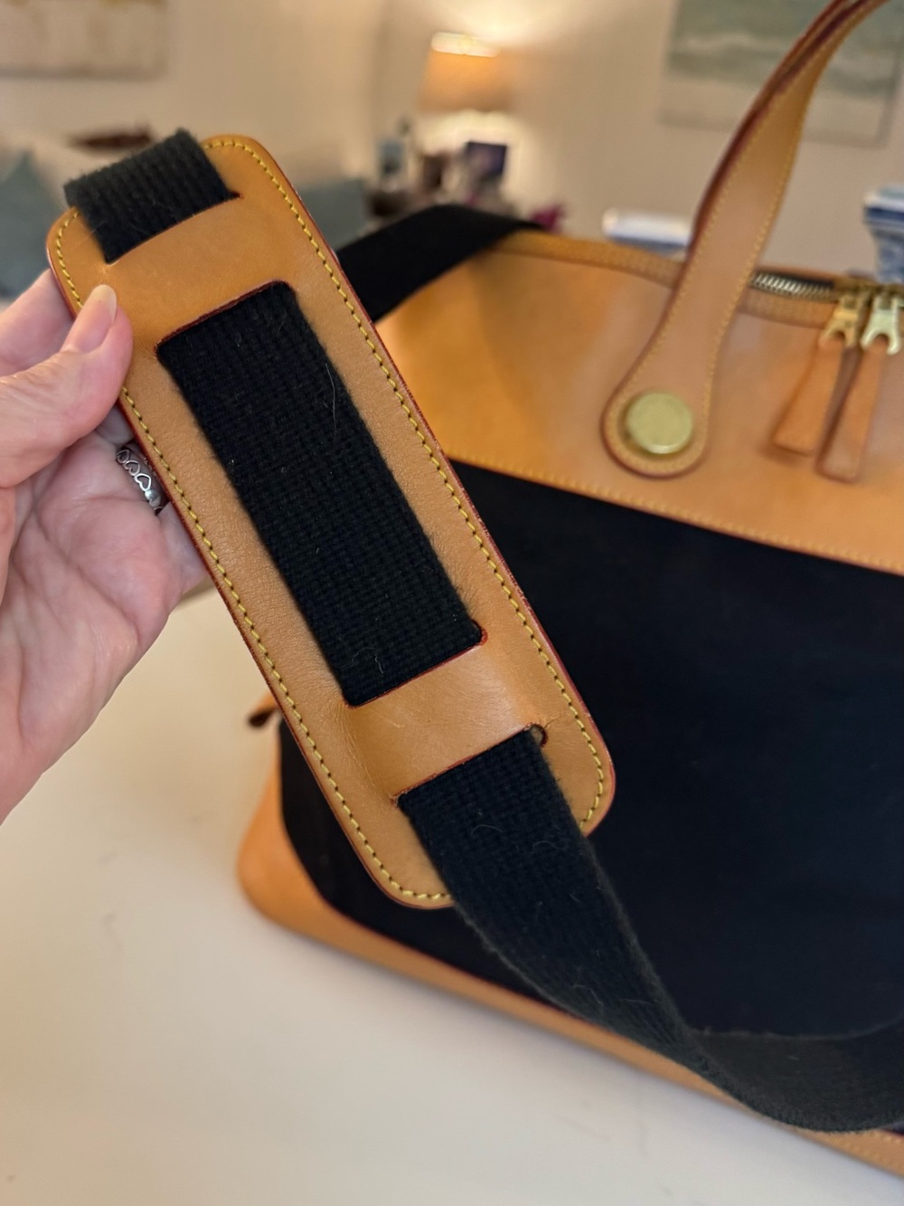 🖤💛 VINTAGE DOONEY AND BOURKE CABRIOLET WEEKENDER! - Picture 4 of 16